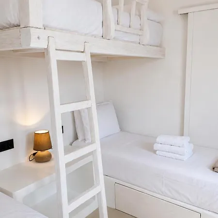 Damarionas Retreat - Newly Restored House With Views Holiday home