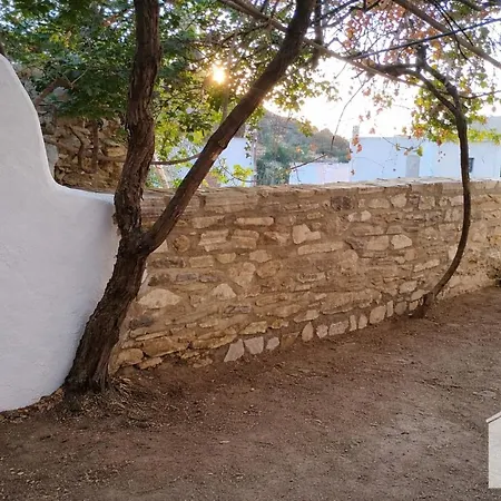 Damarionas Retreat - Newly Restored House With Views Holiday home *